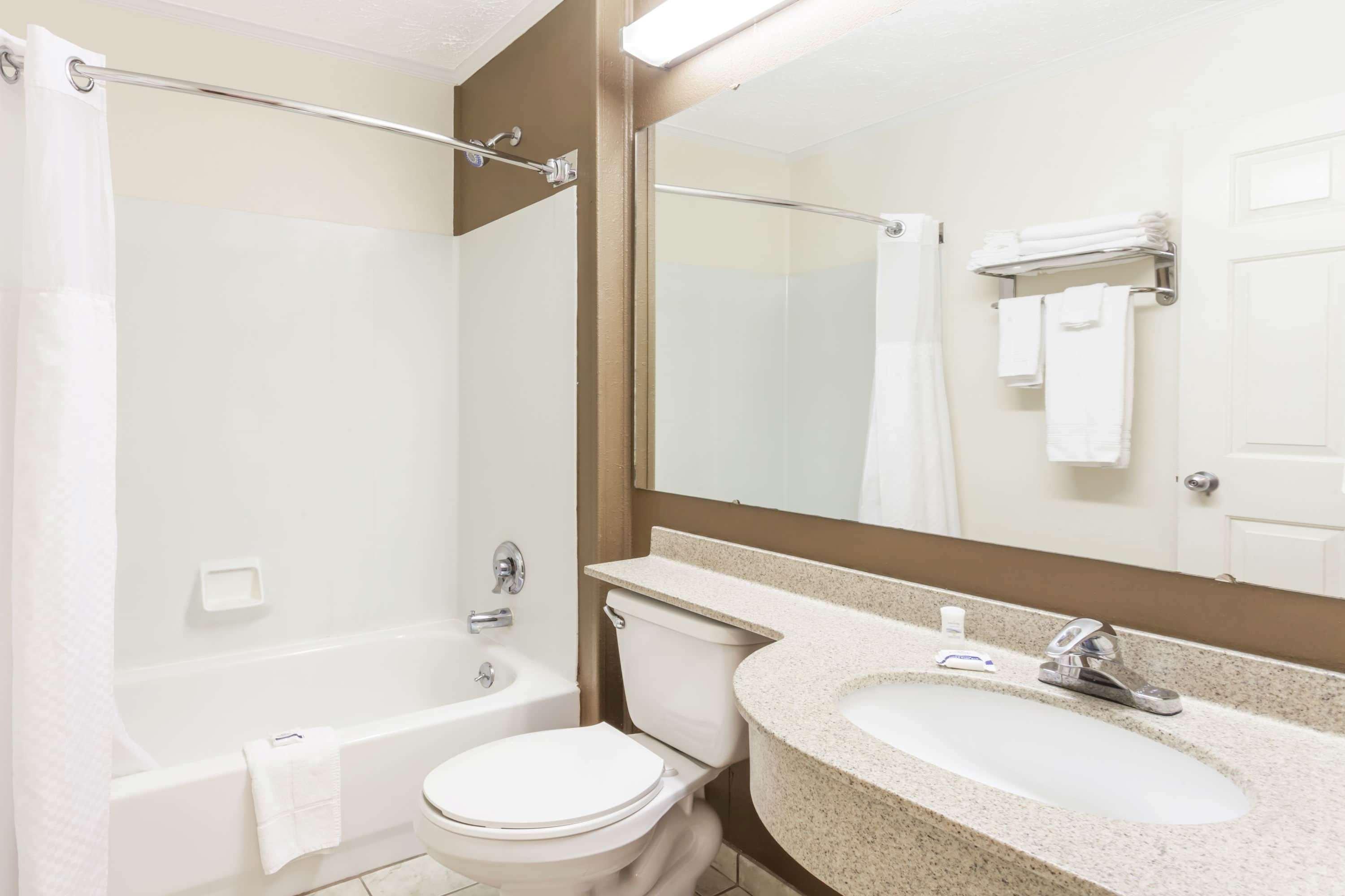 Microtel Inn By Wyndham Wilson Buitenkant foto
